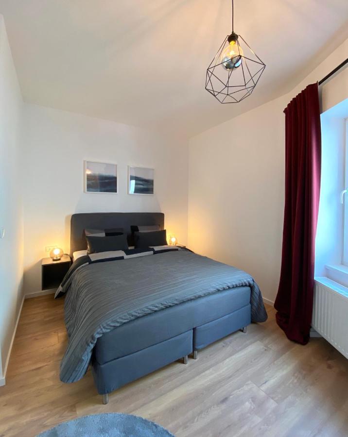 White Inn - Ferienwohnung Mit Terrasse Murzzuschlag Bagian luar foto