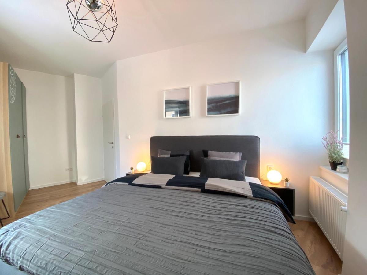 White Inn - Ferienwohnung Mit Terrasse Murzzuschlag Bagian luar foto