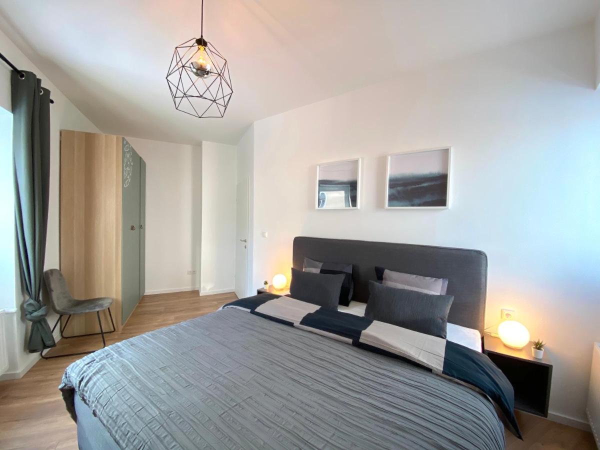 White Inn - Ferienwohnung Mit Terrasse Murzzuschlag Bagian luar foto