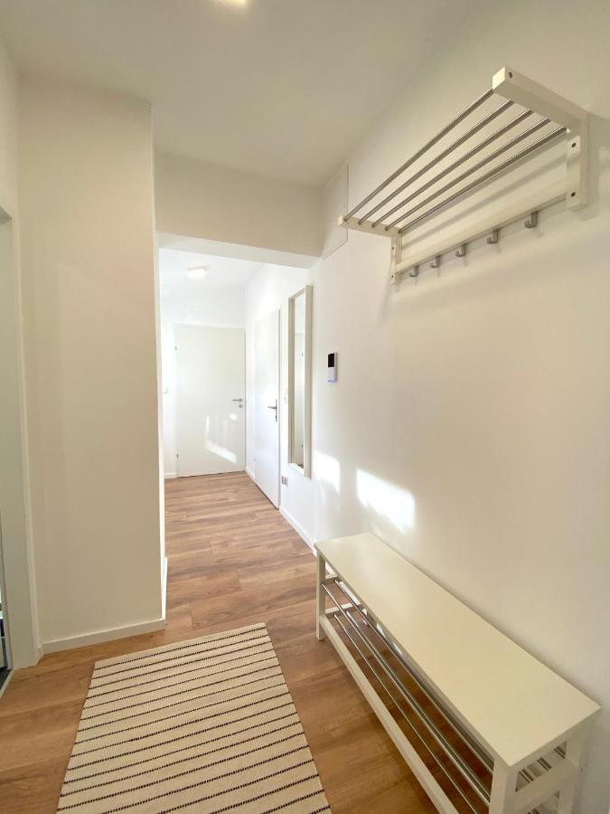 White Inn - Ferienwohnung Mit Terrasse Murzzuschlag Bagian luar foto