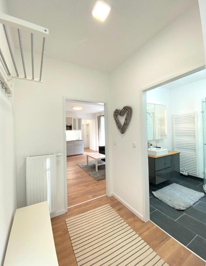 White Inn - Ferienwohnung Mit Terrasse Murzzuschlag Bagian luar foto