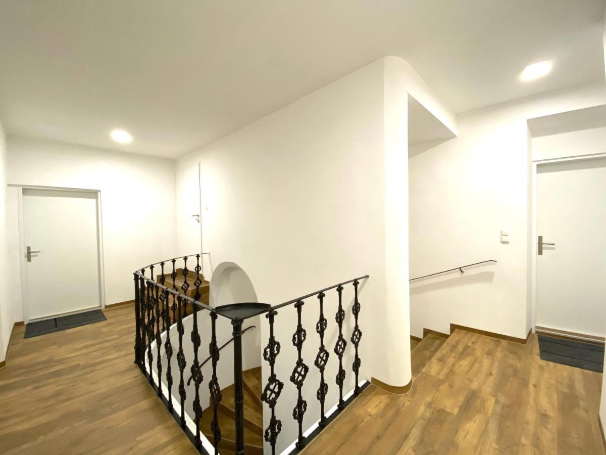 White Inn - Ferienwohnung Mit Terrasse Murzzuschlag Bagian luar foto